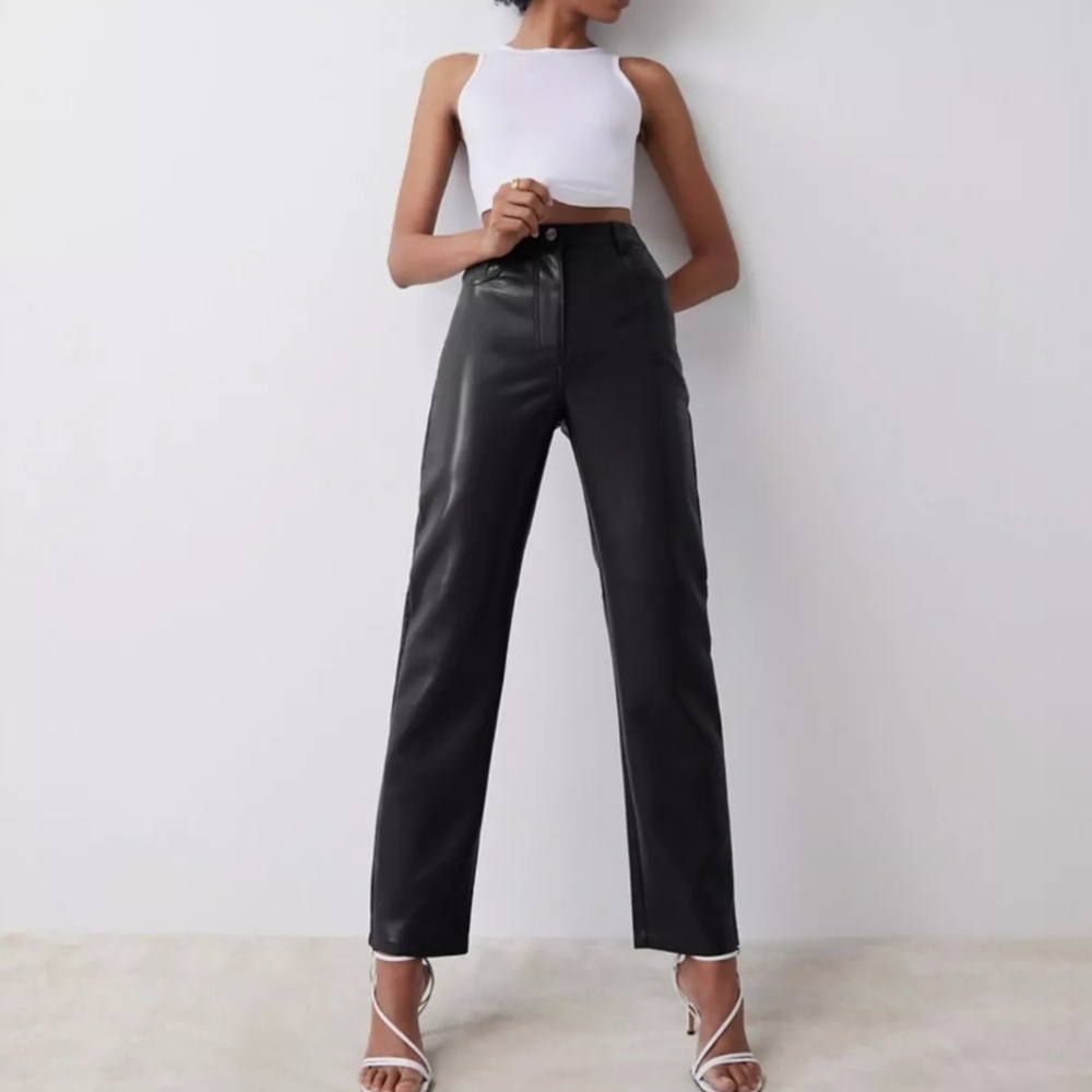 Aritzia Wilfred NWOT The Merlina Pant High Waisted Black Vengan Leather Size 6